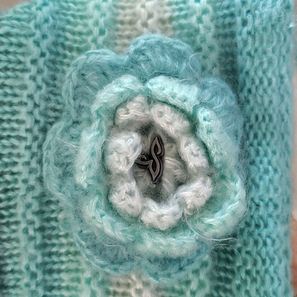 PrAna Winter Hat Green Ombre Colors Flower Detail Beenie - Picture 6 of 7